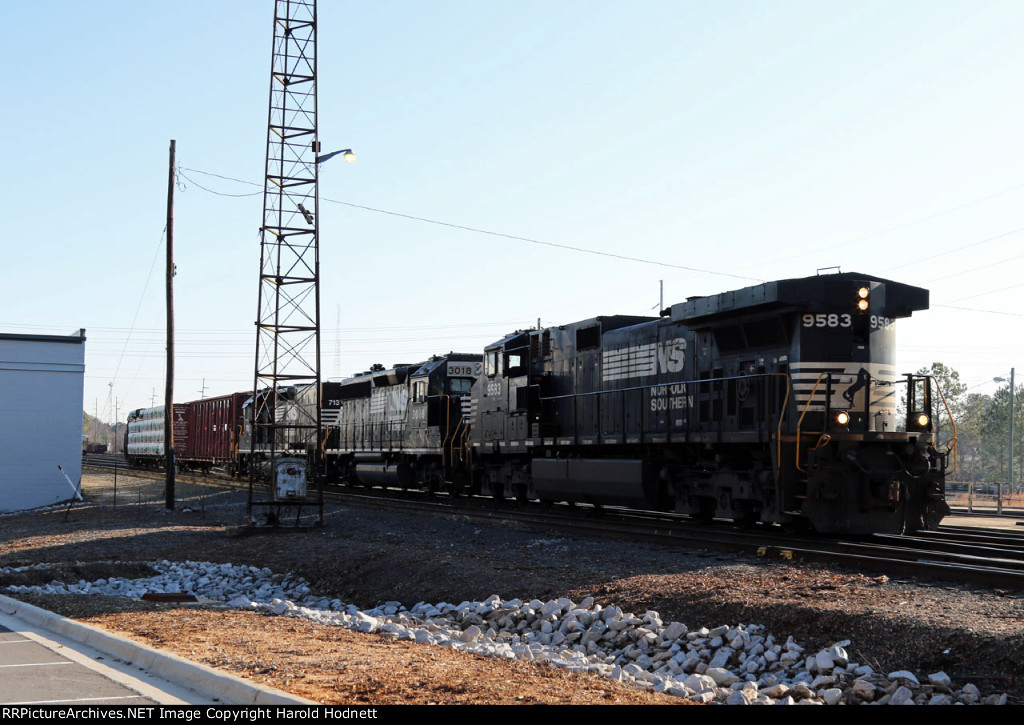 NS 9583 leads train P69 switching Glenwood Yard